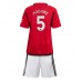 Günstige Manchester United Harry Maguire #5 Babykleidung Heim Fussballtrikot Kinder 2023-24 Kurzarm (+ kurze hosen)
